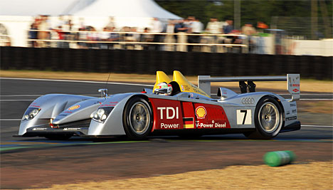 Tom Kristensen starter sammen med makkerne Dindo Capello og Allan McNish fra Pole Position i årets Le Mans