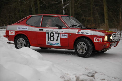 Mens andre hold havde problemer i snevejret i Rallye Monte-Carlo klarede Lars Bækkelund og Arne Pagh sig igennem.