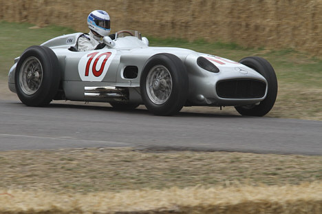 Mika Hakkinen i en Mercedes. Fra dengang Mercedes vandt i F1.