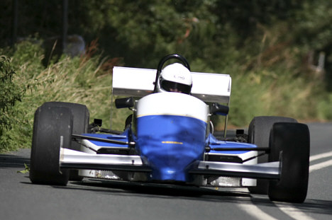 Denne Lola skal i år deltage i klassen for historiske Formel 1-racer fra 80erne. Men inden da bliver den udstillet i Ridehuset.