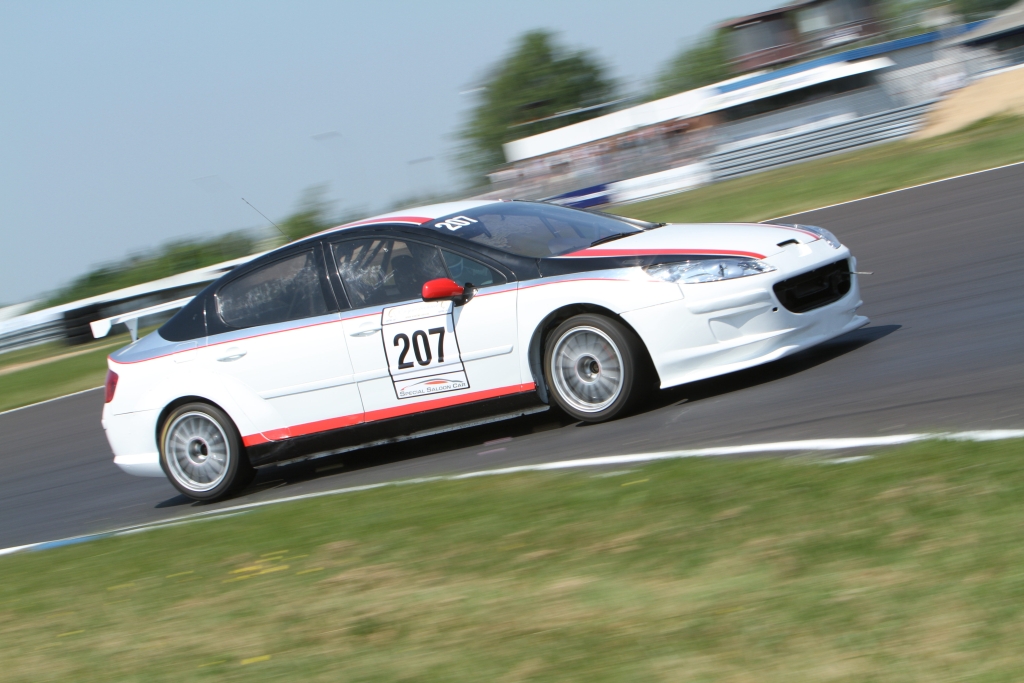 Bjarne Mortensen i Peugeot 407
(Foto: Gripping Media)