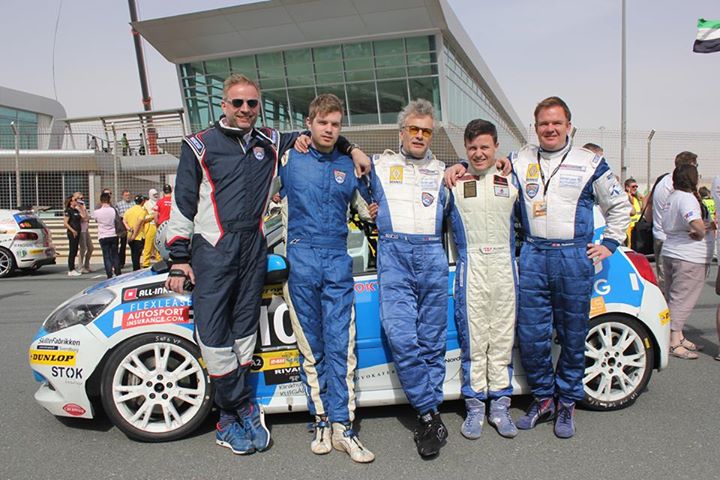 Hele teamet, med Steffen nr 2 fra venstre