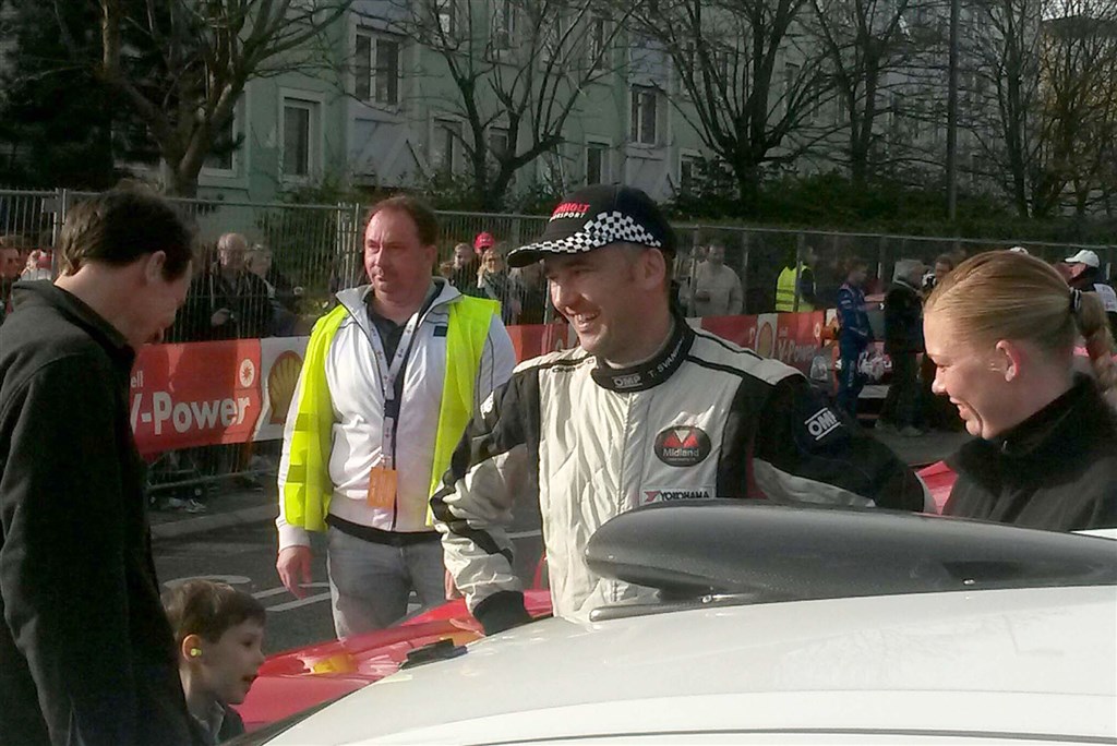 Tim Svanholt og Carina Møller gav til stor begejstring for prins Joachim og lilleprinsen Henrik en forrygende tur i den heftige rallybil