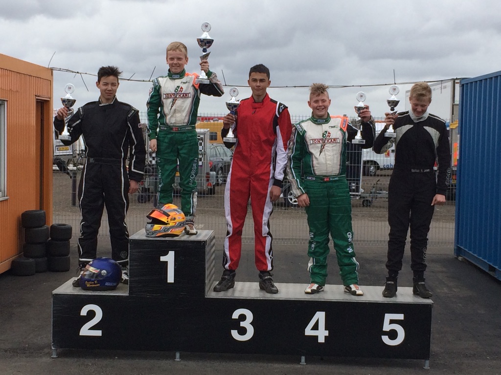 Præmiepodie: p5. Mathias H. Jensen, P4. Mathias Lund, P3. Mads Vester Nielsen, P2. Joakim Brøchner Mortensen, P1. Malthe Jakobsen.
