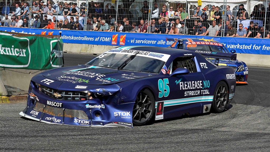 Mange tilskuere så Lasse L. Sørensen vinde DTC-finalen ved Classic Race Aarhus.
