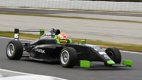 Casper T. Hansen tester Formel 4 på Circuit de Barcelona Catalunya i Spanien, hvor der bl.a. køres Formel 1.