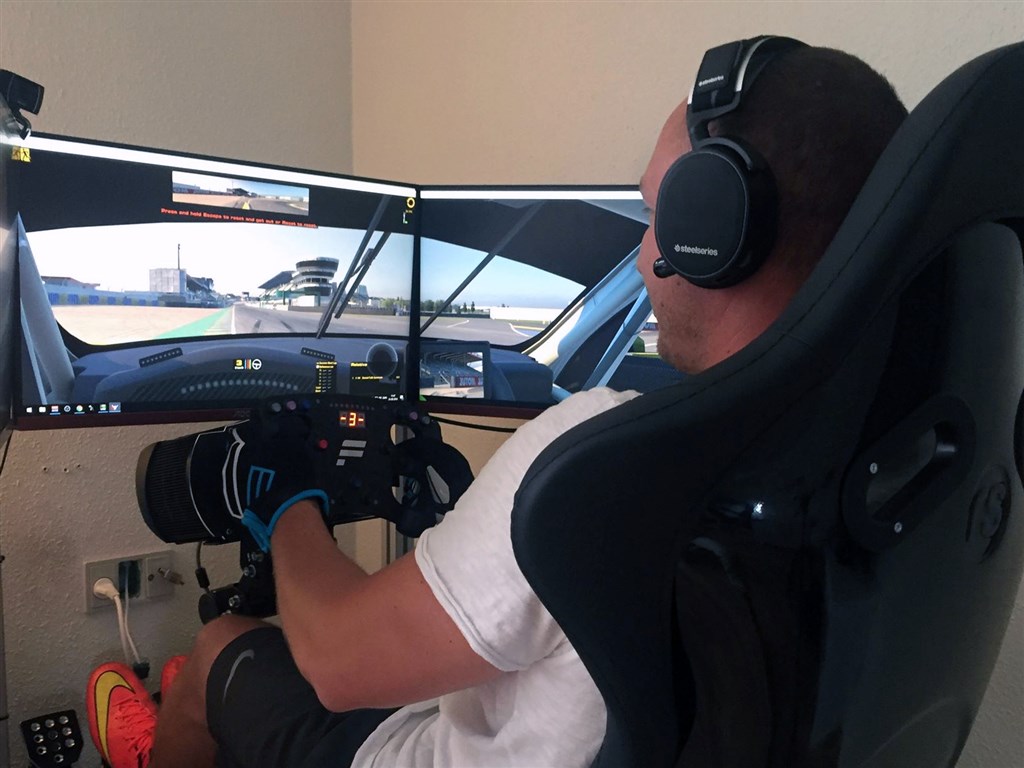 Daniel Falk Sørensen er en af de garvede simracere som stiller til start i det nye eSport Racing mesterskab.