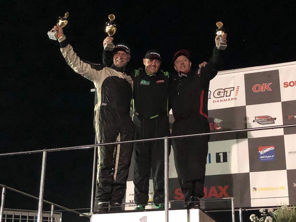 Ebbesen vinder 2 heats samt finalen til Nightrace